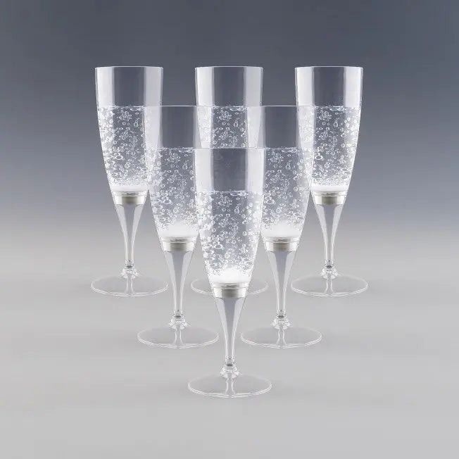 Flûtes à champagne à lumière blanche, effet bulles intégré. Parfaites pour les événements élégants ou mariages.