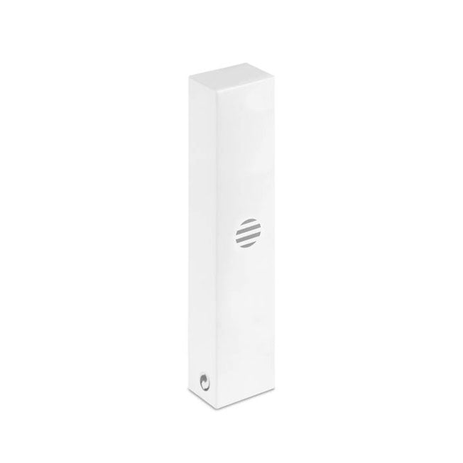 Boîte blanche élégante contenant un vaporisateur de parfum en bambou personnalisable, parfait pour offrir un cadeau naturel et raffiné.