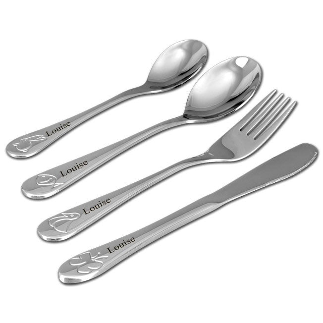 Set de couverts personnalisés pour enfant, avec gravure prénom. Un cadeau unique à offrir pour une naissance, un baptême ou un premier anniversaire.