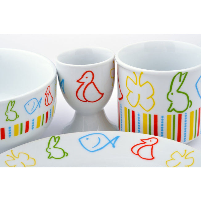 Décors animaux sur vaisselle pour bébé