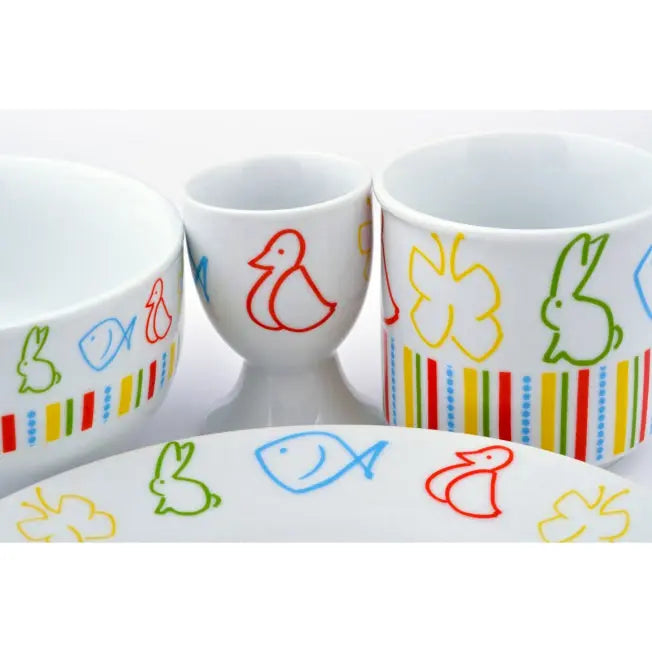 Décors animaux sur vaisselle pour bébé