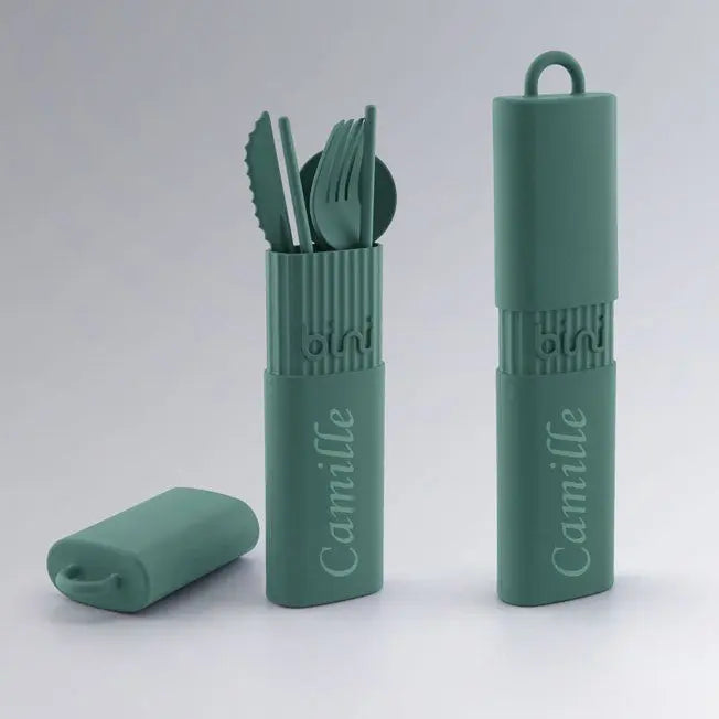 Kit de couverts personnalisable, design et durable. Une solution zéro déchet chic avec gravure de votre prénom, à offrir ou à s’offrir.