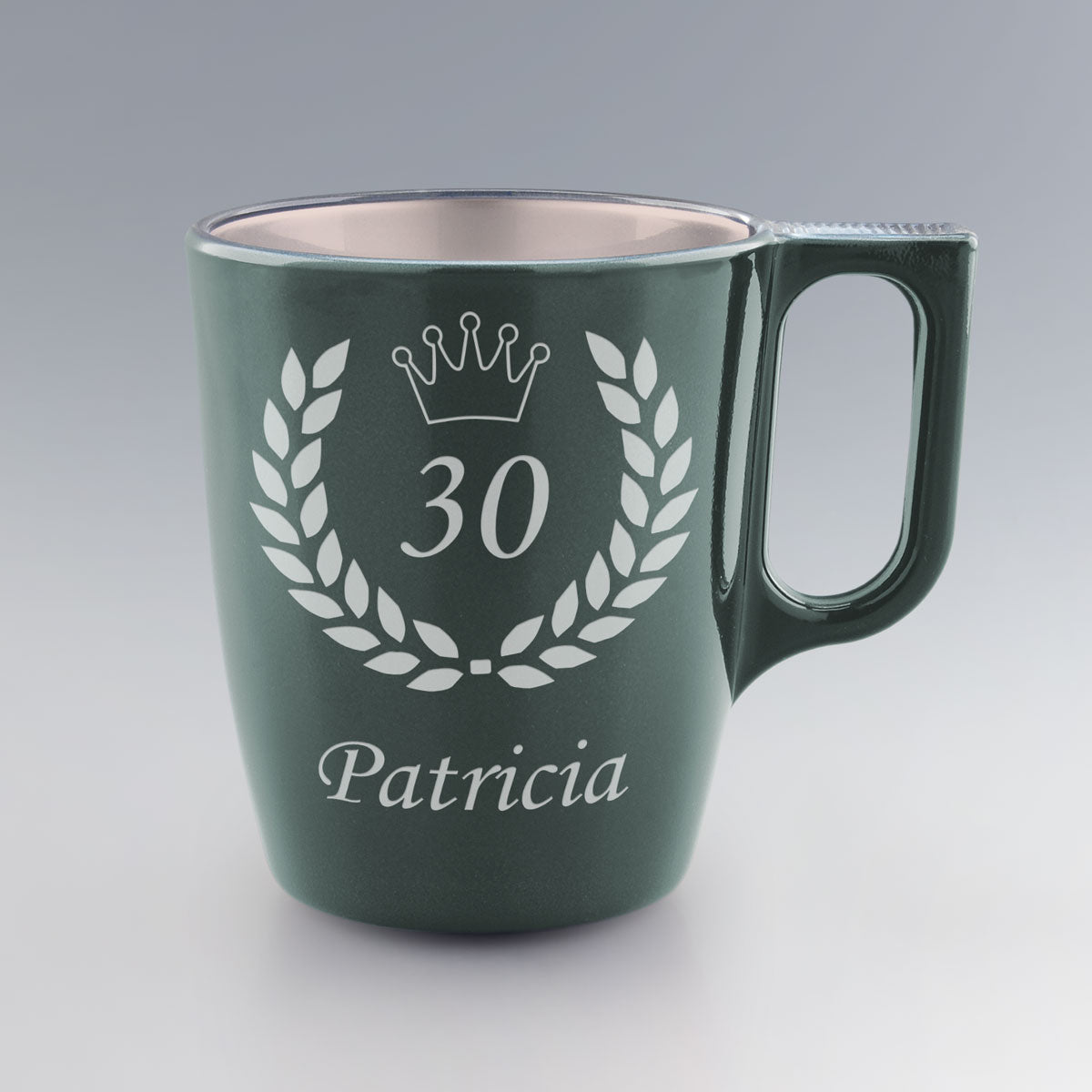 Mug vert en verre Luminarc, 25 cl, gravure laurier et couronne personnalisée avec un âge symbolique et le prénom de votre choix.