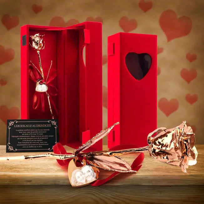 Gravure photo sur cœur doré rose accroché à une rose naturelle dorée à l’or rose 18 carats – cadeau de Saint-Valentin, cadeau d’anniversaire personnalisé pour homme ou femme.
