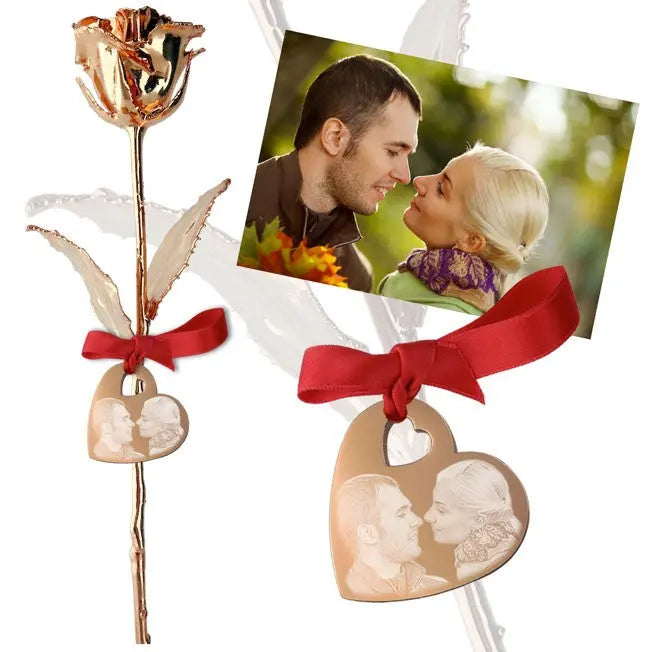 Coffret rouge avec rose plaquée or rose personnalisable, gravure photo et message sur pendentif cœur – cadeau de luxe pour déclarer son amour avec une rose gravée personnalisée.