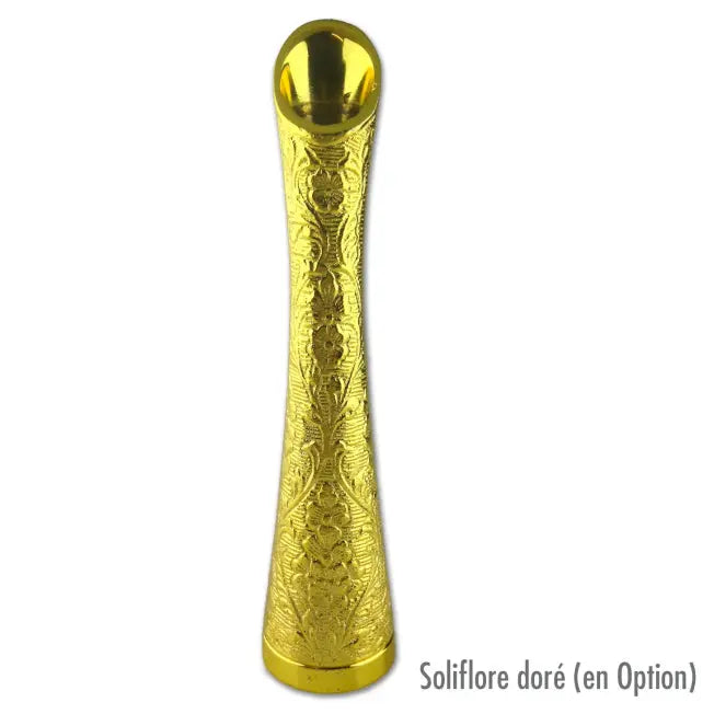 Soliflore doré en métal finement gravé, idéal en option pour sublimer votre rose éternelle et en faire un objet déco raffiné et précieux.