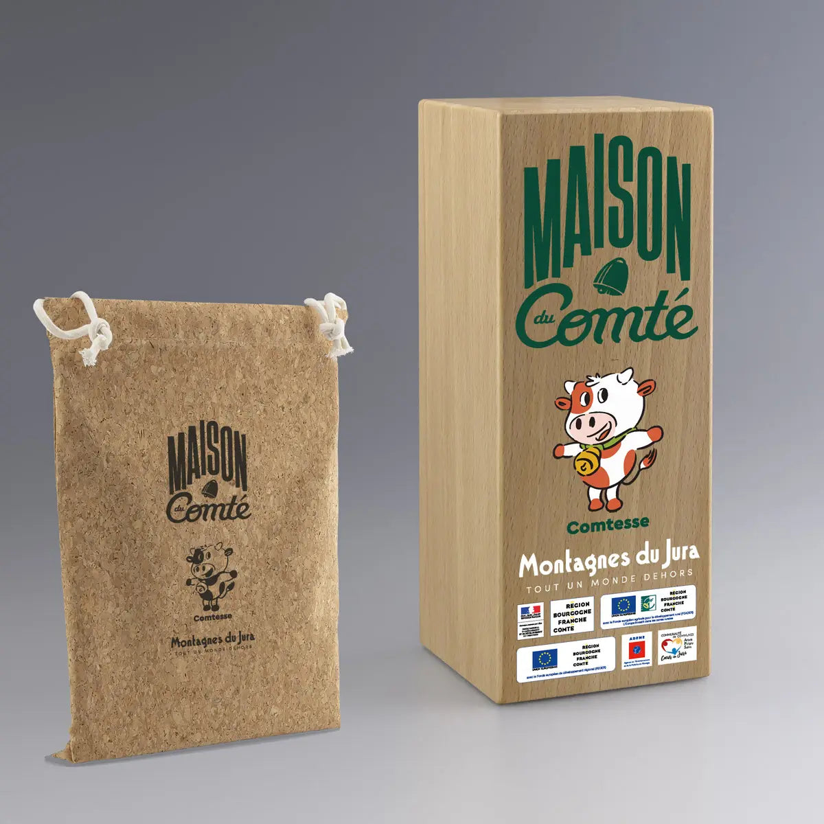 Trophée en bois naturel avec marquage numérique couleur pour valoriser votre identité locale ou institutionnelle. Livré avec son pochon écoresponsable.