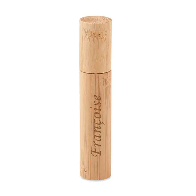 Vaporisateur de parfum rechargeable en bambou naturel, gravé avec le prénom "Françoise", un cadeau chic et écologique à personnaliser en ligne.