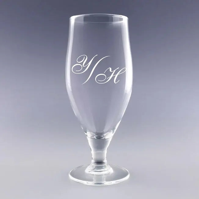 Verre à bière personnalisé 50 cl avec monogramme gravé – un cadeau élégant et raffiné à offrir pour toutes les occasions.
