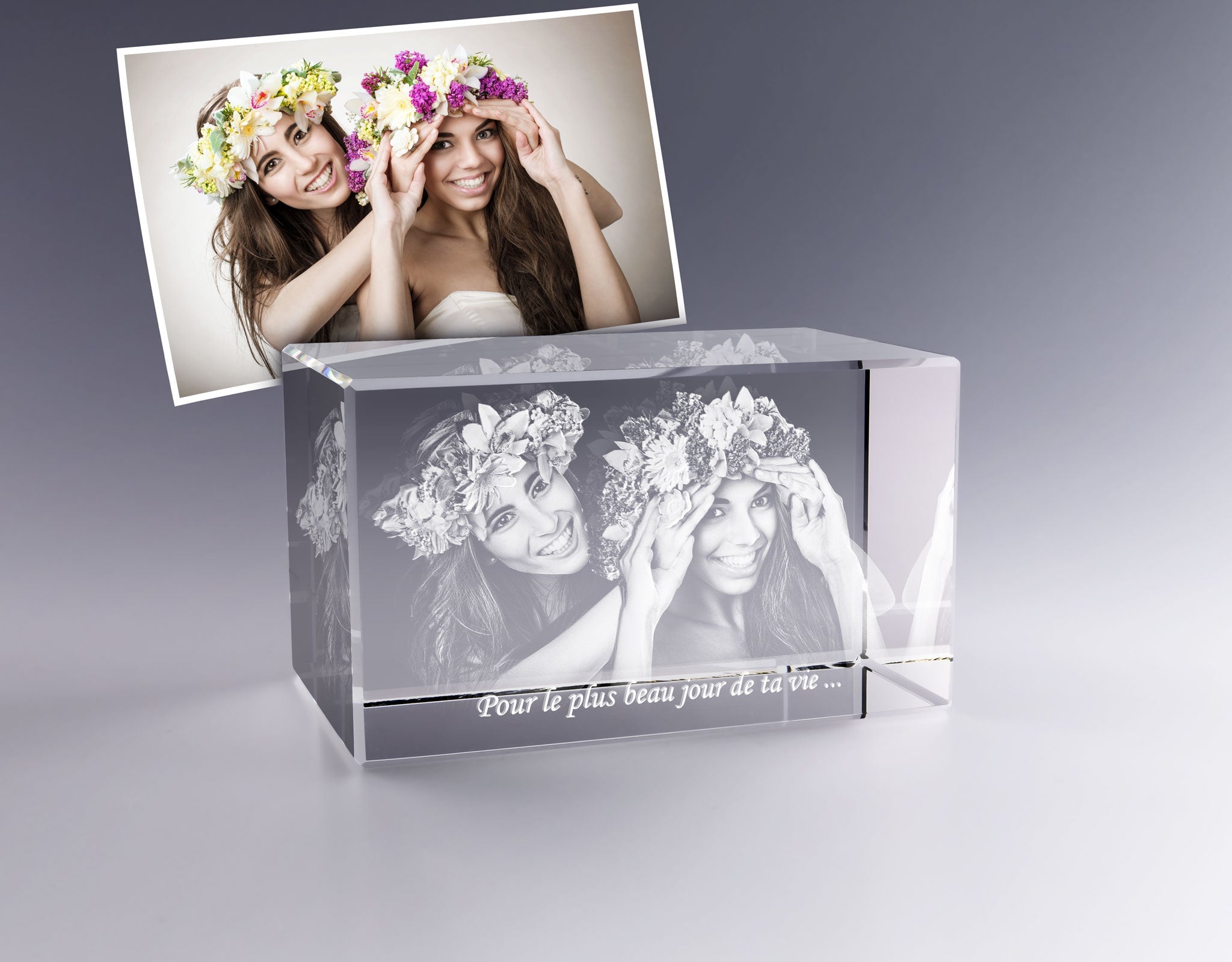 Transformez vos photos en cadeaux personnalisés avec une gravure 3D dans le verre. Un souvenir gravé avec précision, à offrir pour toutes les occasions.