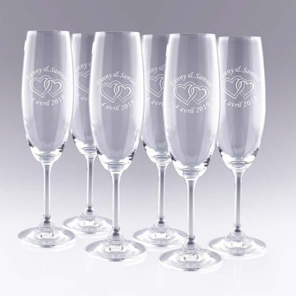 Lot de 6 flûtes à champagne personnalisées avec prénoms, date et motif de cœurs entrelacés. Cadeau idéal pour mariage, fiançailles ou Saint-Valentin.