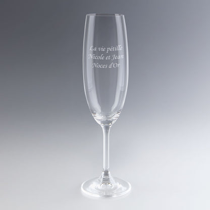 Flûte gravée au laser avec le texte de votre choix. Cadeau original pour un événement marquant : mariage, jubilé ou anniversaire d’exception.