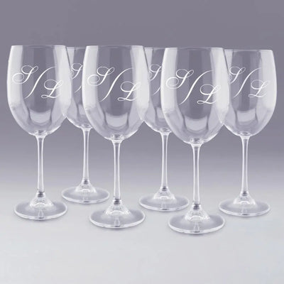 Lot de 6 verres à vin personnalisés avec monogramme gravé, parfait pour un cadeau élégant lors d’un mariage, d’un anniversaire ou d’une réception.