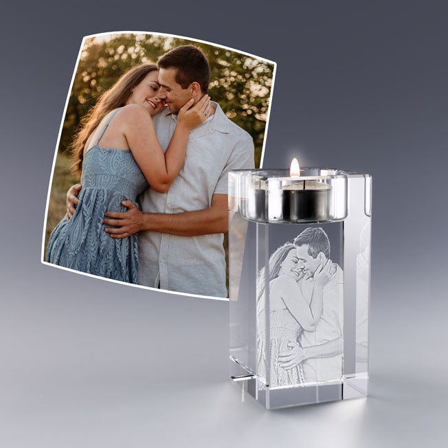 Bougeoir personnalisé 3D : gravez l’amour à jamais dans le verre. Un cadeau intime et original pour célébrer un lien unique et lumineux.