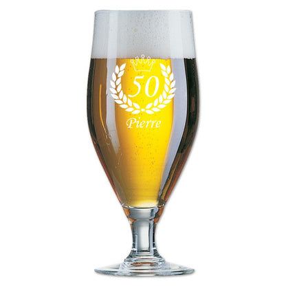 Verre à bière personnalisé 50 cl – gravure anniversaire "50 ans" avec couronne et prénom, un cadeau unique pour célébrer un demi-siècle avec style.