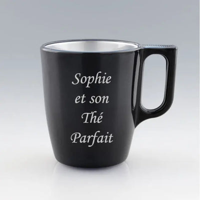 Mug noir en verre à personnaliser, contenance 25 cl. Idéal pour un cadeau élégant et unique à offrir pour toutes les occasions.