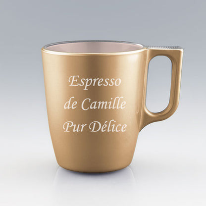 Mug doré en verre 25 cl à personnaliser avec votre message. Un cadeau raffiné pour un amateur de café ou d’expresso.