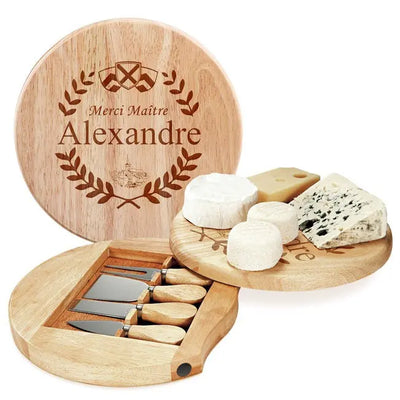 Plateau à fromages personnalisable avec couronne de lauriers gravée, idéal pour offrir un cadeau original à un maître ou un enseignant amateur de bons fromages et de vin.