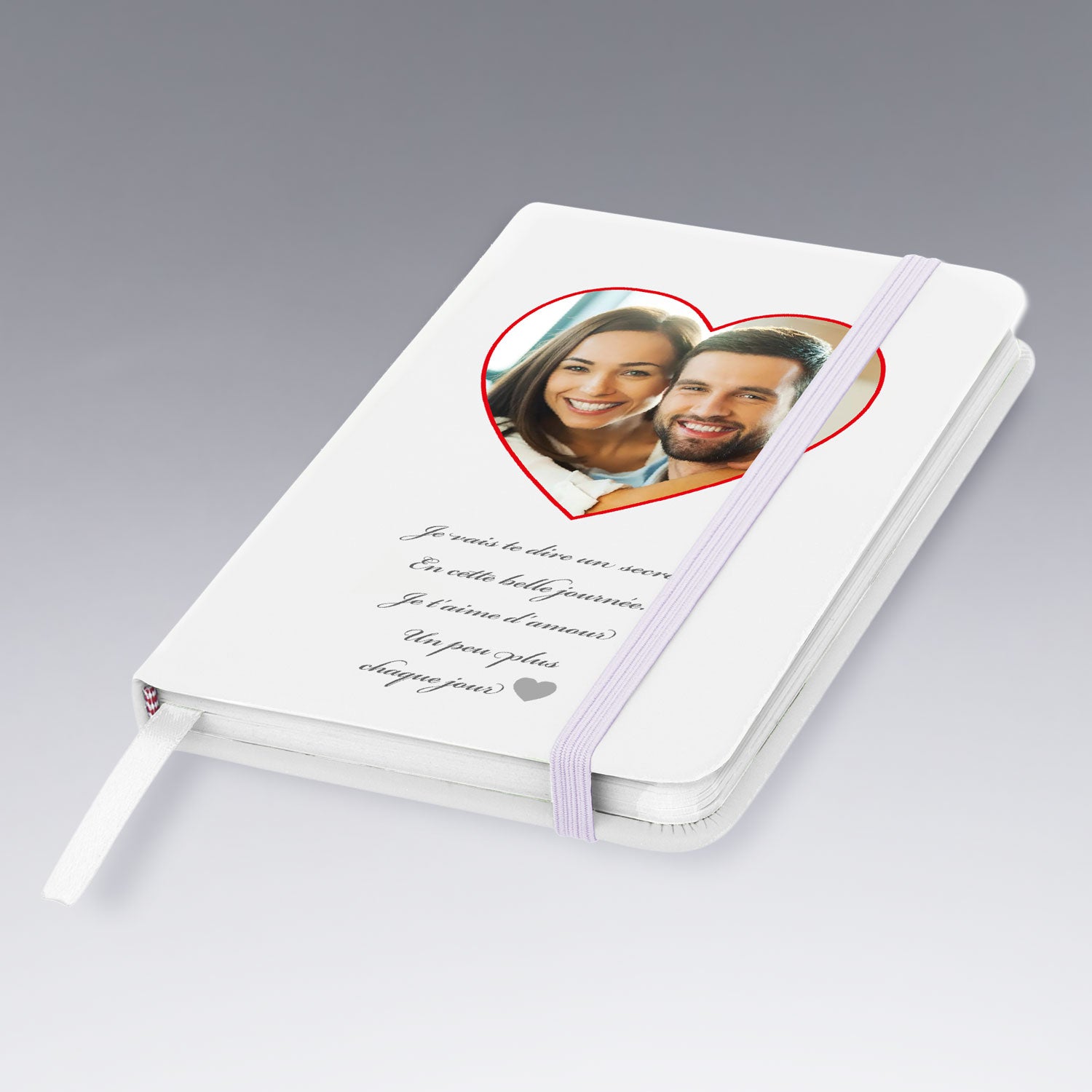 Carnet blanc personnalisé avec une photo de couple dans un cœur rouge et un poème imprimé en noir, pour un cadeau romantique et original.