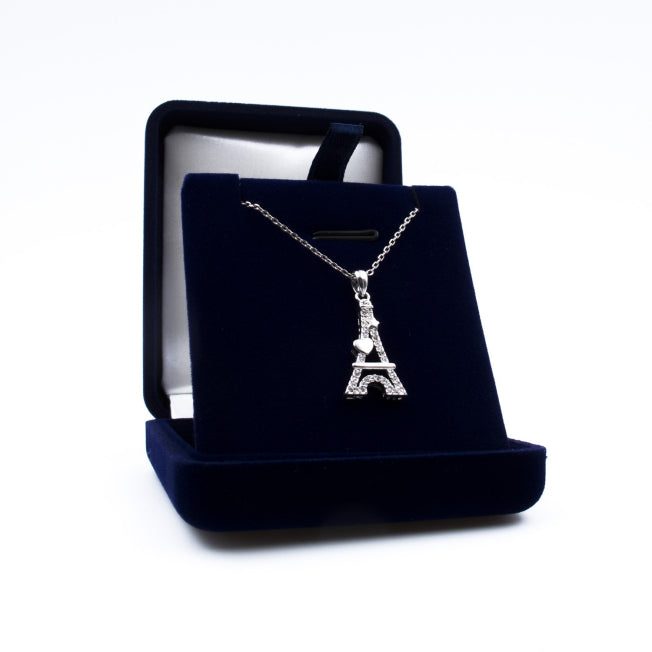 Collier pendentif Tour Eiffel Cœur finition argentée avec cristaux, livré dans un élégant écrin bleu personnalisable.