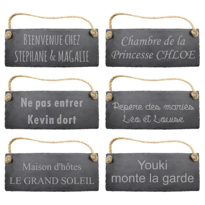 Plaques de porte en ardoise personnalisées avec gravures variées : messages d’accueil, chambres d’enfants, avertissements et noms de maison, parfaites pour un cadeau unique.