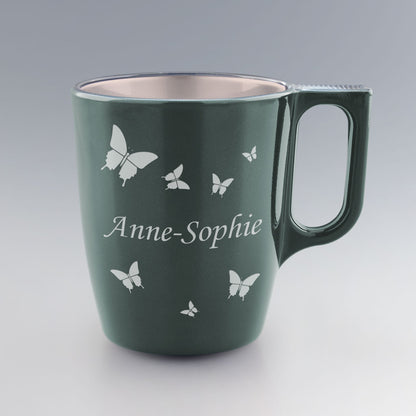 Ce mug vert 25 cl avec gravure papillons se personnalise facilement en ligne. Parfait pour offrir un moment de douceur à vos proches.