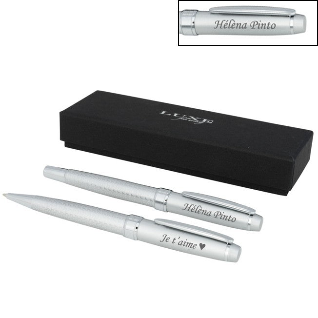 Offrez un cadeau unique avec cette élégante parure stylo bille et roller graphite gravés avec prénom ou message.