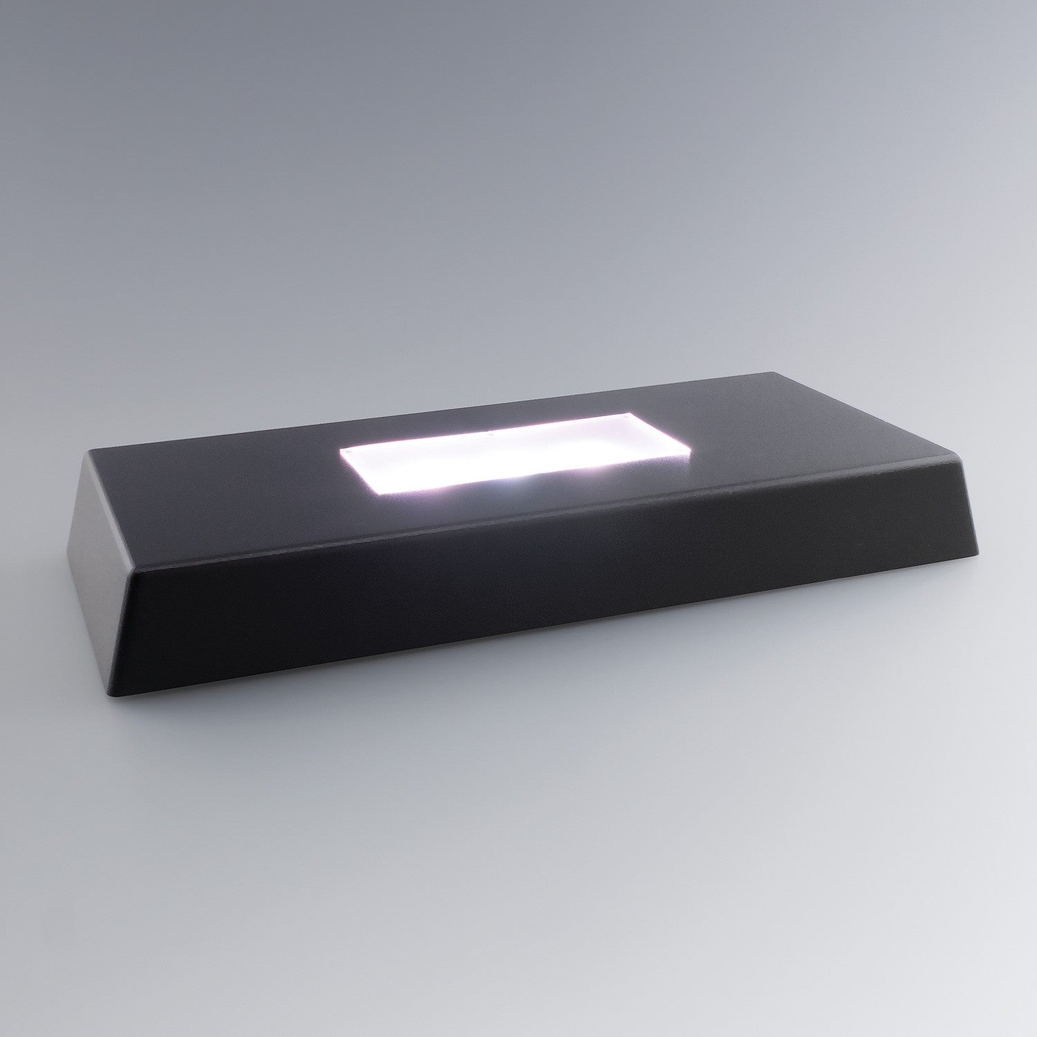 Socle rond rotatif à LED multicolore, présenté sans bloc en verre, parfait pour sublimer les gravures 3D personnalisées grâce à sa lumière blanche intégrée.