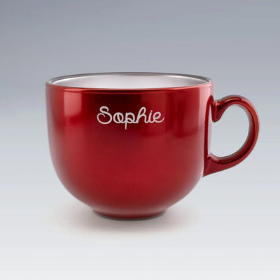 Tasse Jumbo rouge brillante en verre signée Luminarc, gravée du prénom "Sophie" en blanc. Une touche personnalisée pour un moment de douceur.
