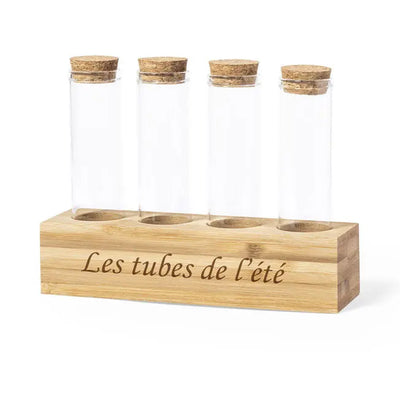 Set de tubes à épices en verre avec socle en bambou à personnaliser. Idéal comme cadeau original et déco, gravé avec le texte de votre choix.