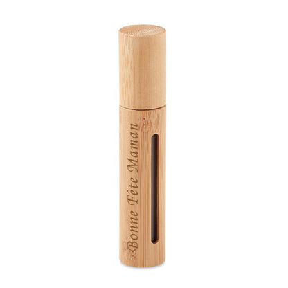 Offrez un message tendre avec ce vaporisateur en bambou personnalisé "Bonne Fête Maman", parfait pour célébrer les mamans avec élégance.