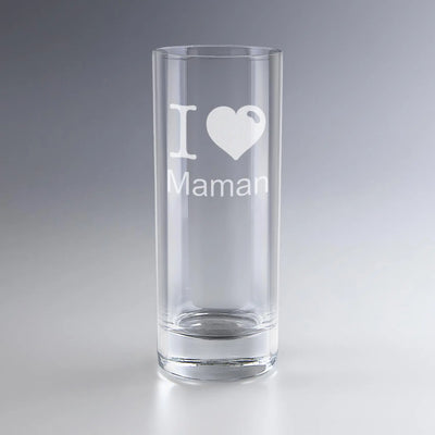 Verre à eau personnalisé "I Love Maman" gravé au laser, idéal pour un cadeau fête des mères ou un moment familial.